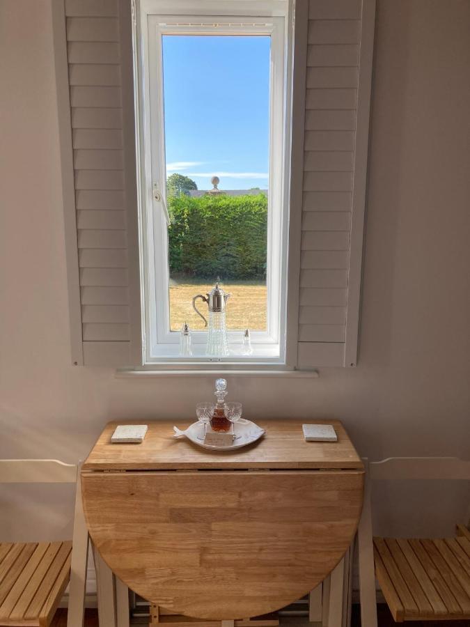 Hunters Moon B&B Tidworth Eksteriør billede